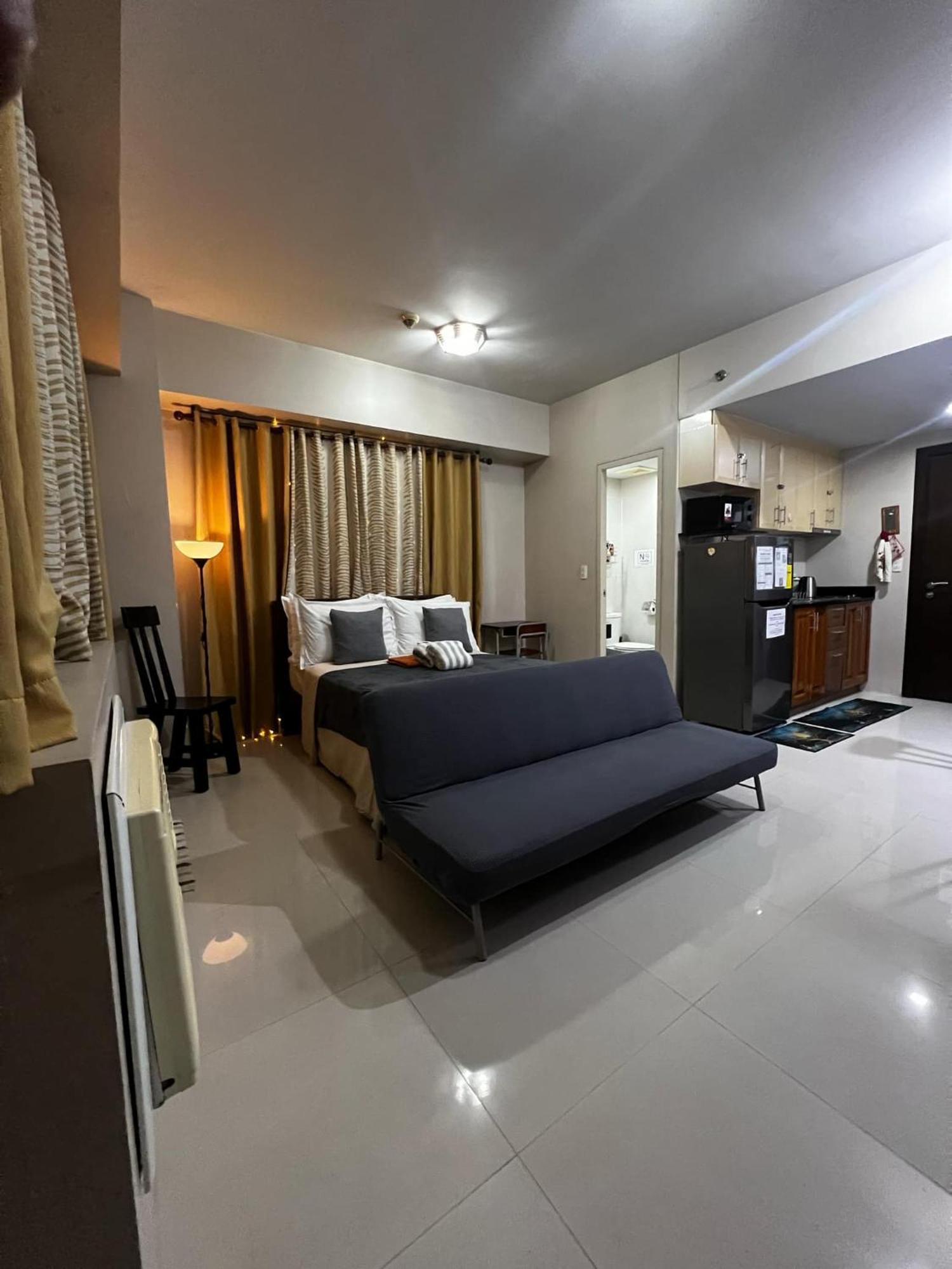 One Palm Tree Villas Condominium - Studio 7Th Fl With Balcony - Across Terminal 3 Airport Пасай Екстериор снимка