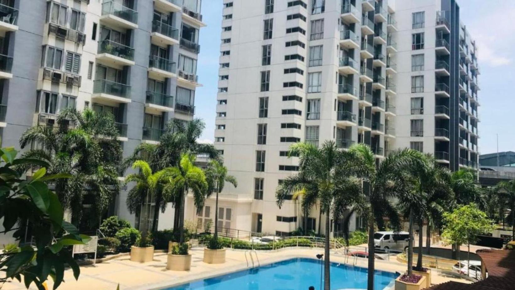 One Palm Tree Villas Condominium - Studio 7Th Fl With Balcony - Across Terminal 3 Airport Пасай Екстериор снимка