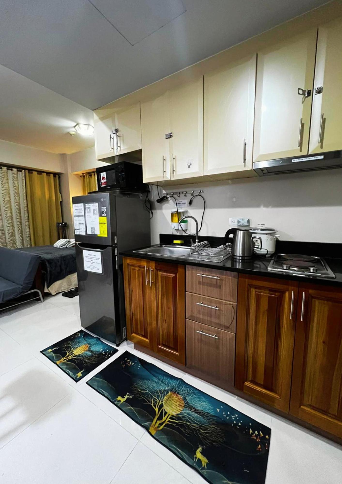 One Palm Tree Villas Condominium - Studio 7Th Fl With Balcony - Across Terminal 3 Airport Пасай Екстериор снимка