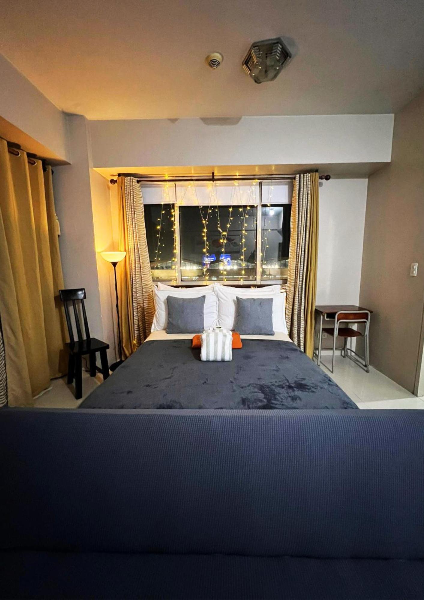 One Palm Tree Villas Condominium - Studio 7Th Fl With Balcony - Across Terminal 3 Airport Пасай Екстериор снимка