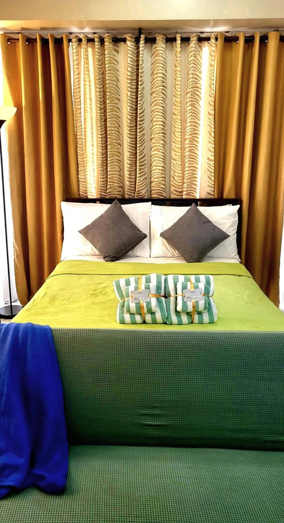 One Palm Tree Villas Condominium - Studio 7Th Fl With Balcony - Across Terminal 3 Airport Пасай Екстериор снимка