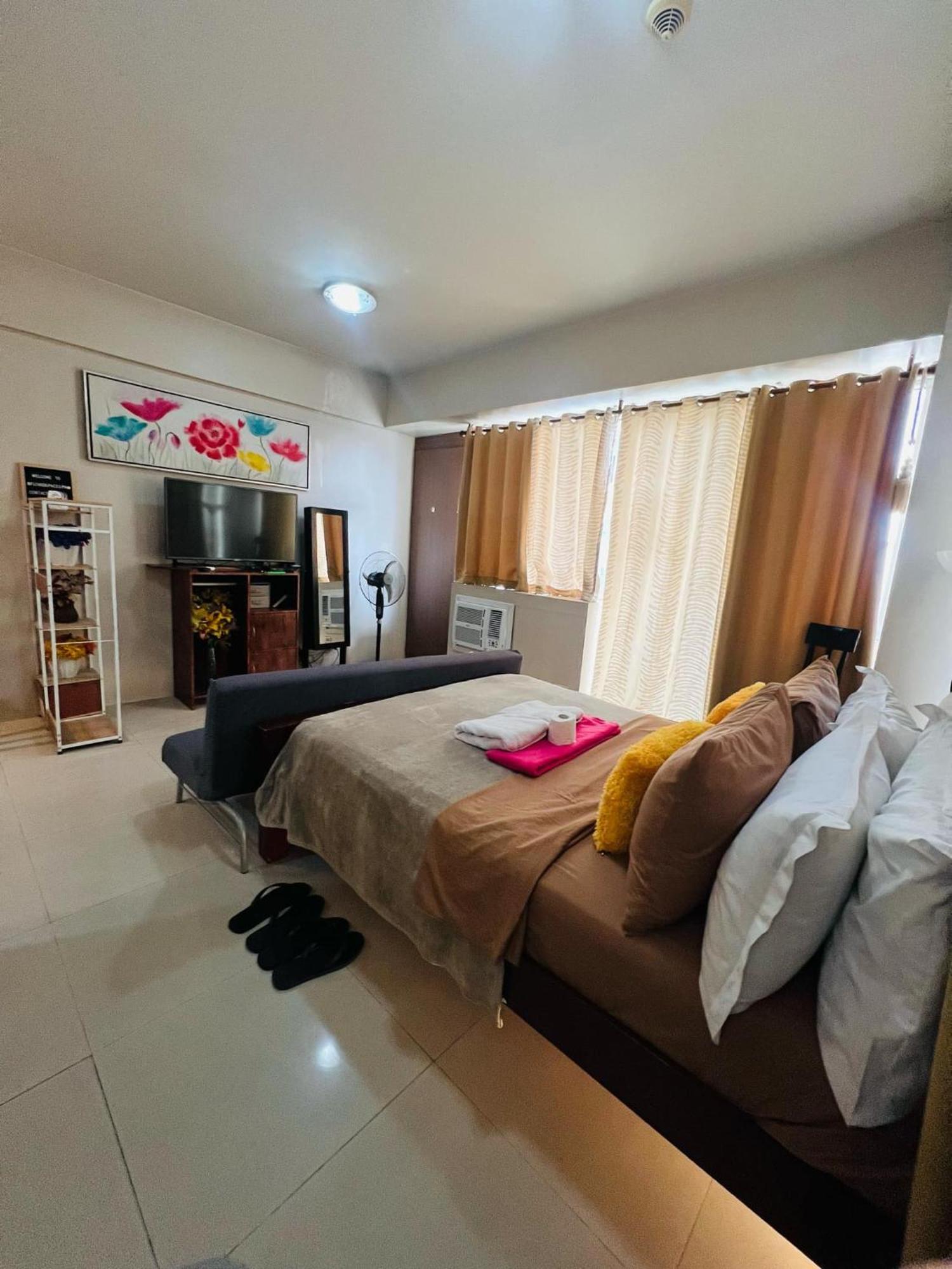 One Palm Tree Villas Condominium - Studio 7Th Fl With Balcony - Across Terminal 3 Airport Пасай Екстериор снимка