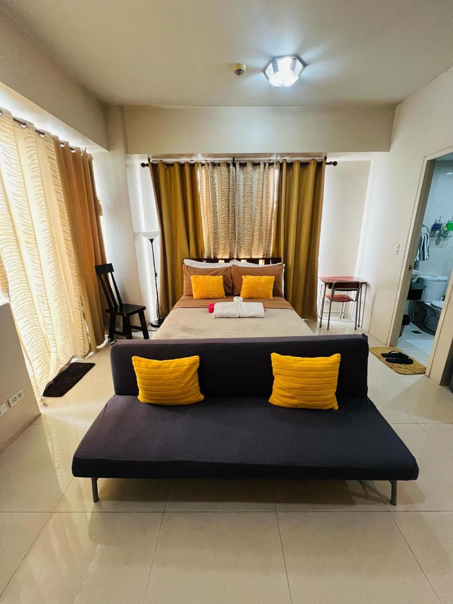 One Palm Tree Villas Condominium - Studio 7Th Fl With Balcony - Across Terminal 3 Airport Пасай Екстериор снимка